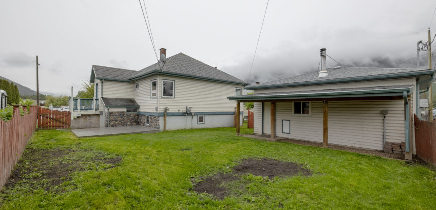 133 Spruce Avenue, Sparwood, BC V0B 2G0