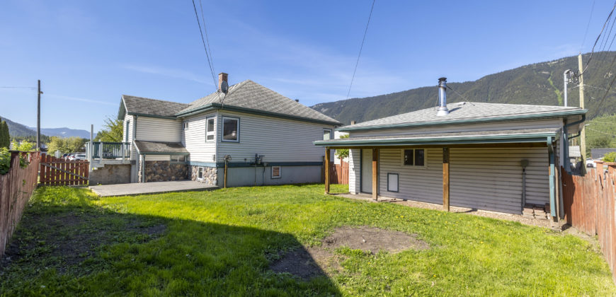 133 Spruce Avenue, Sparwood, BC V0B 2G0