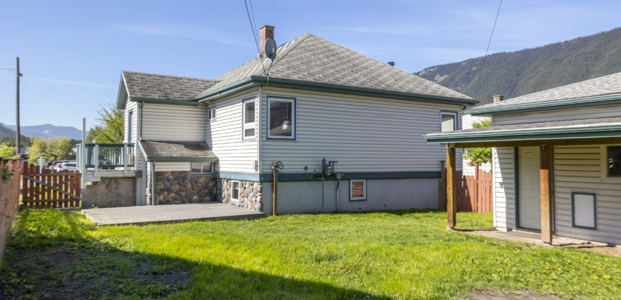 133 Spruce Avenue, Sparwood, BC V0B 2G0