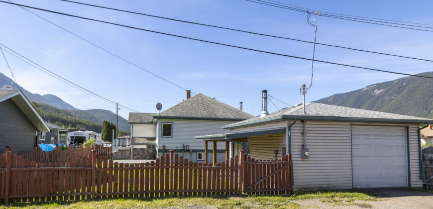 133 Spruce Avenue, Sparwood, BC V0B 2G0