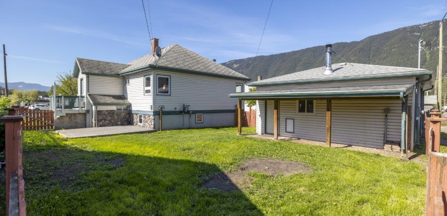 133 Spruce Avenue, Sparwood, BC V0B 2G0