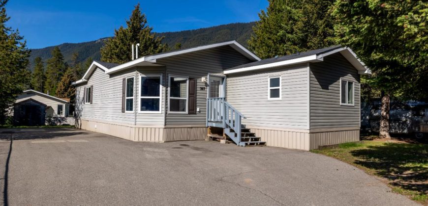 387 Red Cedar Crescent, Sparwood, BC V0B 2G0